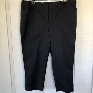 Talbots NWT Perfect Crop Slim-Leg Crop Length Sits @ Waist Capri Black 16P